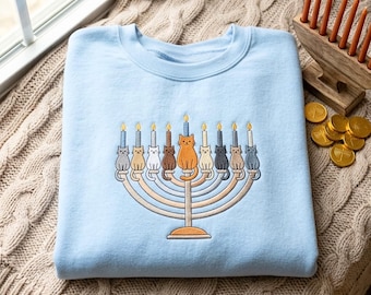 Sudadera divertida de Janucá bordada, camiseta de Janucá con menorá de gato, sudadera de Janucá Meowzel, camiseta de Janucá con vela de gato