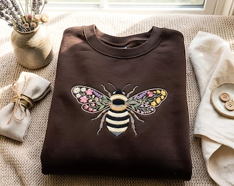 Embroidered Bee Sweatshirt: Floral Wings Cotton Blend Pullover, Bee Botanical Shirt, Honeybee Shirt, Beekeeper Gift