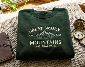 グレートスモーキーマウンテンズの刺繍入りスウェットシャツ、テネシー州のスウェットシャツ、グレートスモーキーマウンテンズ国立公園のギフト、ガトリンバーグのシャツ