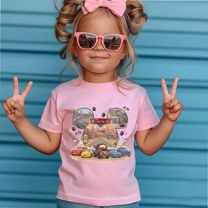 Camiseta vintage de Disney Cars, camiseta de Rayo McQueen y Mate, camiseta de Radiator Springs, camiseta de carreras de Disney Pixar Cars, camiseta unisex Comfort Colors imagen 4