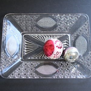 EAPG Flint Co-Operative Glass Bread Plate- Pearl Pattern- Daisy and Button- Medallion