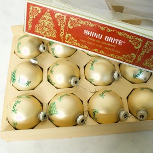 Vintage Shiny Brite Christmas Ornaments/ Tree Design