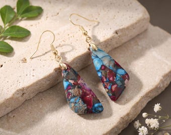 Pendientes colgantes de piedra natural, pendientes geométricos multicolor, pendientes colgantes dorados, joyería bohemia colorida, regalo para ella.
