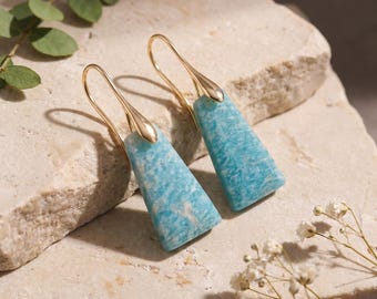 Pendientes colgantes de piedra natural, pendientes geométricos, pendientes de gancho dorados, pendientes colgantes azules, joyería boho, pendientes llamativos, regalo para ella.
