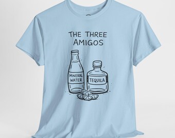 Het water van de boerderij van drie amigo's T-shirt | tequila, mineraalwater, limoenillustratie