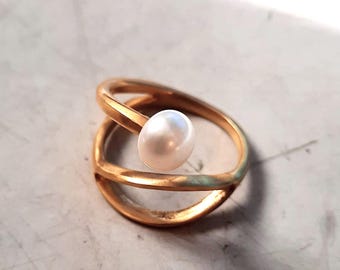 Double ring with oval and pearl in brass or silver
