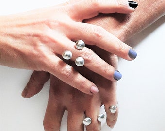 Three dot eye-catching silver adjustable statement ring