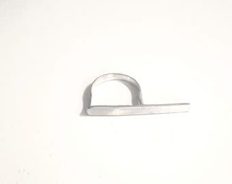 Minimalistic bar ring in silver