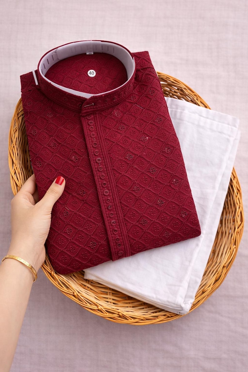 Herren Chikankari Kurta Pyjama Set - Bestickte Baumwolle Indische Hochzeits- und Festivalkleidung Maroon