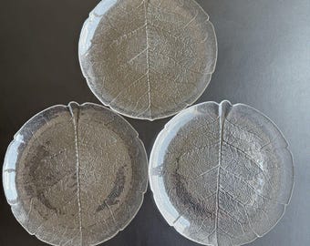 Platos llanos de cristal vintage Arcoroc France Aspen Leaf de 26,7 cm (10,5 pulgadas), juego de 3, transparentes, estilo MCM.