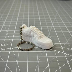 Mini Sneaker Keychain – 3D Printed Shoe Charm | Unique Gift for Sneaker Lovers