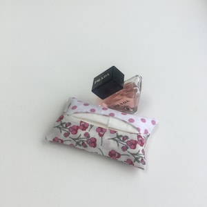 Curved Tissue Holder PDF Easy Sewing Pattern