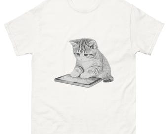 Camiseta divertida con estampado de gatito triste y tableta, camiseta con estampado de gato trabajador.