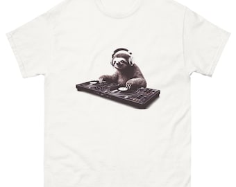 Camiseta DJ Sloth, divertido estampado de un perezoso tocando los tocadiscos