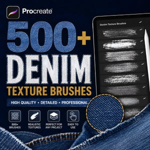 Op de afbeelding: Een digitale productweergave voor 500+ Denim Texture Brushes voor Procreate. De tekst luidt 500+ DENIM TEXTURE BRUSHES, HIGH QUALITY, DETAILED, PROFESSIONAL. Een tabletscherm toont voorbeelden van penseelstreken en een staal van spijkerstof.