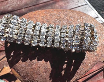 Bracciale vintage con strass a più file – Gioielli con polsino color argento