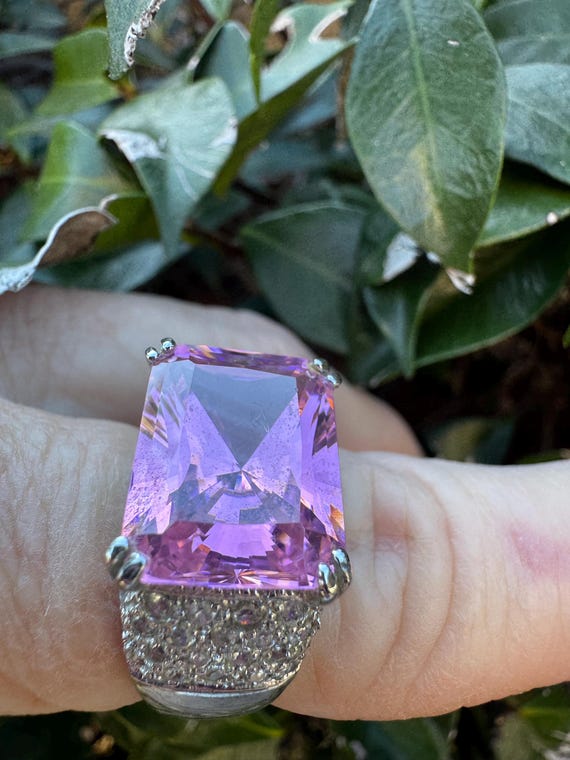 Vintage Leopard Head Cuff Bracelet | Gold Tone Pa… - image 4