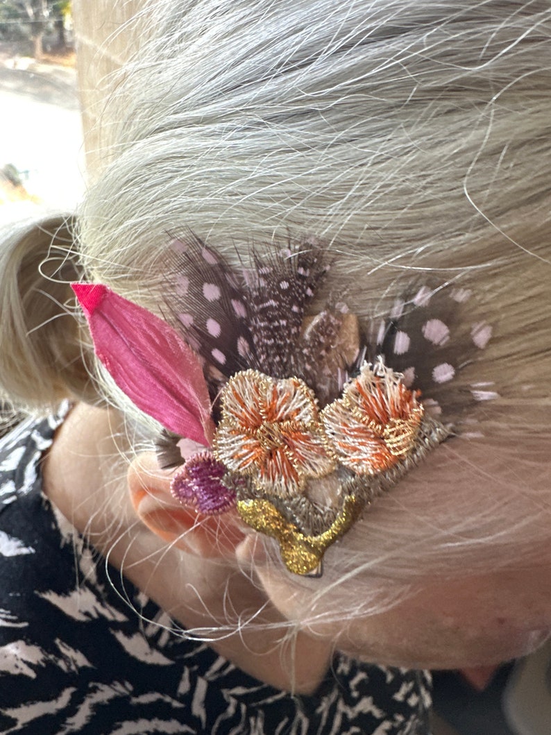 Barrette with feathers image 1