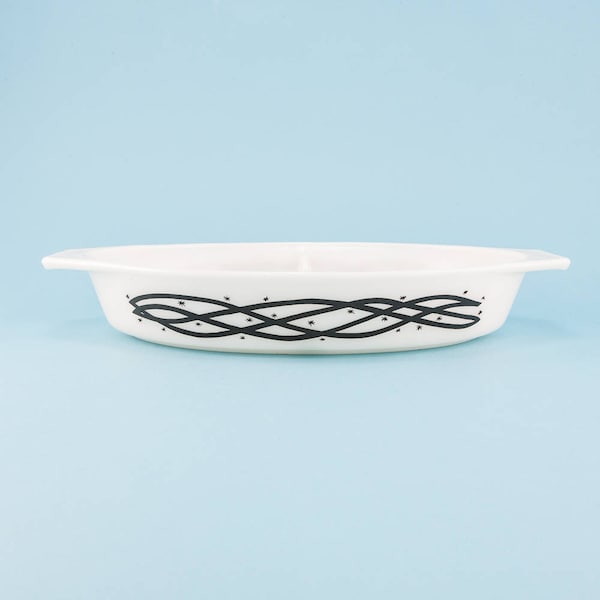 Barbed Wire Pyrex Divided Casserole Serving Dish - Colonial - 1958
