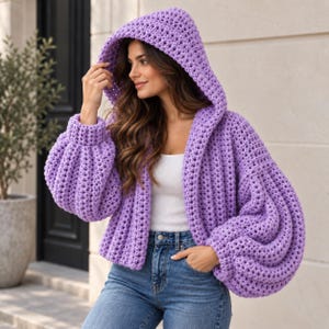 Patrón de cárdigan con capucha extragrande de ganchillo, sudadera gruesa para invierno en PDF, suéter corto, regalo para mujer.