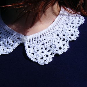 White Lace Collar Peter Pan Collar Crochet Neck Accessory image 1