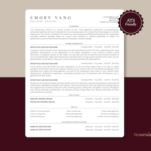 Può includere: Un modello di curriculum vitae per un medico residente, con il nome Emory Yang in alto. Il curriculum include sezioni per riepilogo, esperienza lavorativa, istruzione, competenze e licenze. Il logo ATS Friendly è visibile.