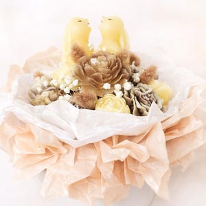 Ramo de velas de cera de abeja, regalo estético, velas florales hechas a mano, decoración neutra para el hogar, idea de regalo única, decoración acogedora