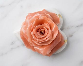 Handmade Beeswax Rose Candle in Heart Dish, 100% Pure Natural Wax Floral Candle, Romantic Home Decor, Unique Gift for Her, Valentine’s Day