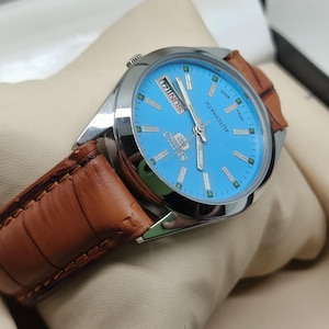 Vintage automatic refurbished Seiko 5 blue dial day date brown strap Men's wrist watch image 7