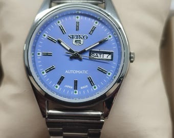 Classic Seiko 5 Automatic refurbished day date Watch: purple dial stainless steel band