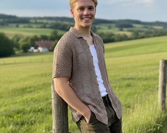 Molde em PDF para Camisa Polo Masculina de Crochê | Manga Curta com Botões em Tela | Blusa de Crochê Masculina para o Verão | Estilo Boho Retrô | Download Imediato em PDF