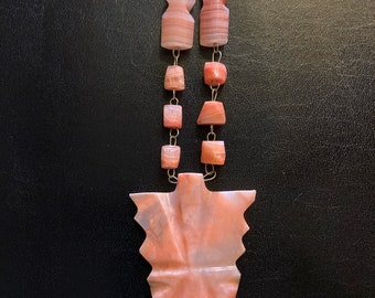 Midcentury carved agate necklace in coral pink Mexican accessory