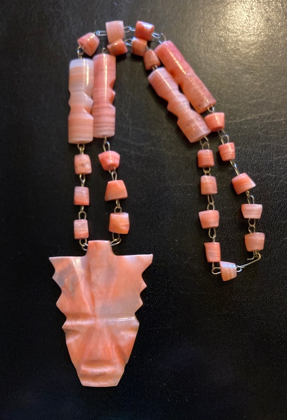 Midcentury carved agate necklace in coral pink Me… - image 2