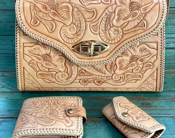 1960s 1970s tooled leather bag set in natural beige deadstock new old stock boho western rockabilly neutral floral handbag wallet key purse