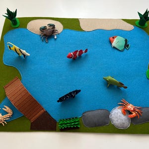 Alfombra de juego de fieltro hecha a mano "Criaturas marinas" – diseñada con mucho cariño y expandible. imagen 1