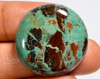 Cabochão de turquesa cobre do Arizona, polido em ambos os lados, medindo 25x25x6 mm.