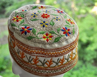 Embroidered Vintage Skull Cap/Intricate Embroidered Kufi/Tapestry Taquiya Muslim Head Piece