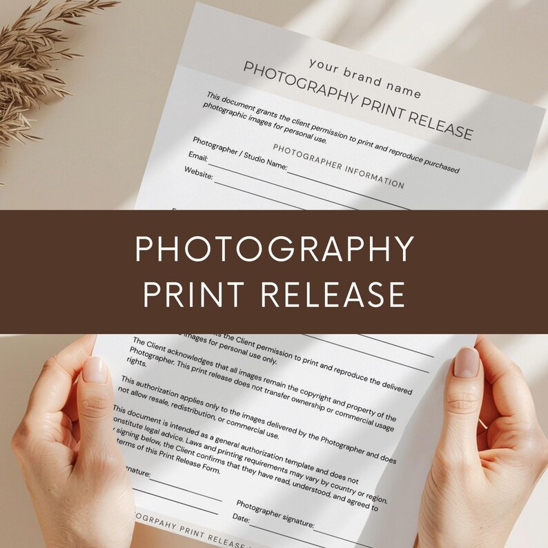 K&ouml;nnte beinhalten: Ein wei&szlig;es Fotografie-Druckfreigabedokument mit schwarzem Text. Das Formular enth&auml;lt Abschnitte f&uuml;r Fotografeninformationen, E-Mail, Website und Unterschriftszeilen. Der Dokumententitel lautet Photography Print Release und beschreibt Bedingungen f&uuml;r die private Nutzung.