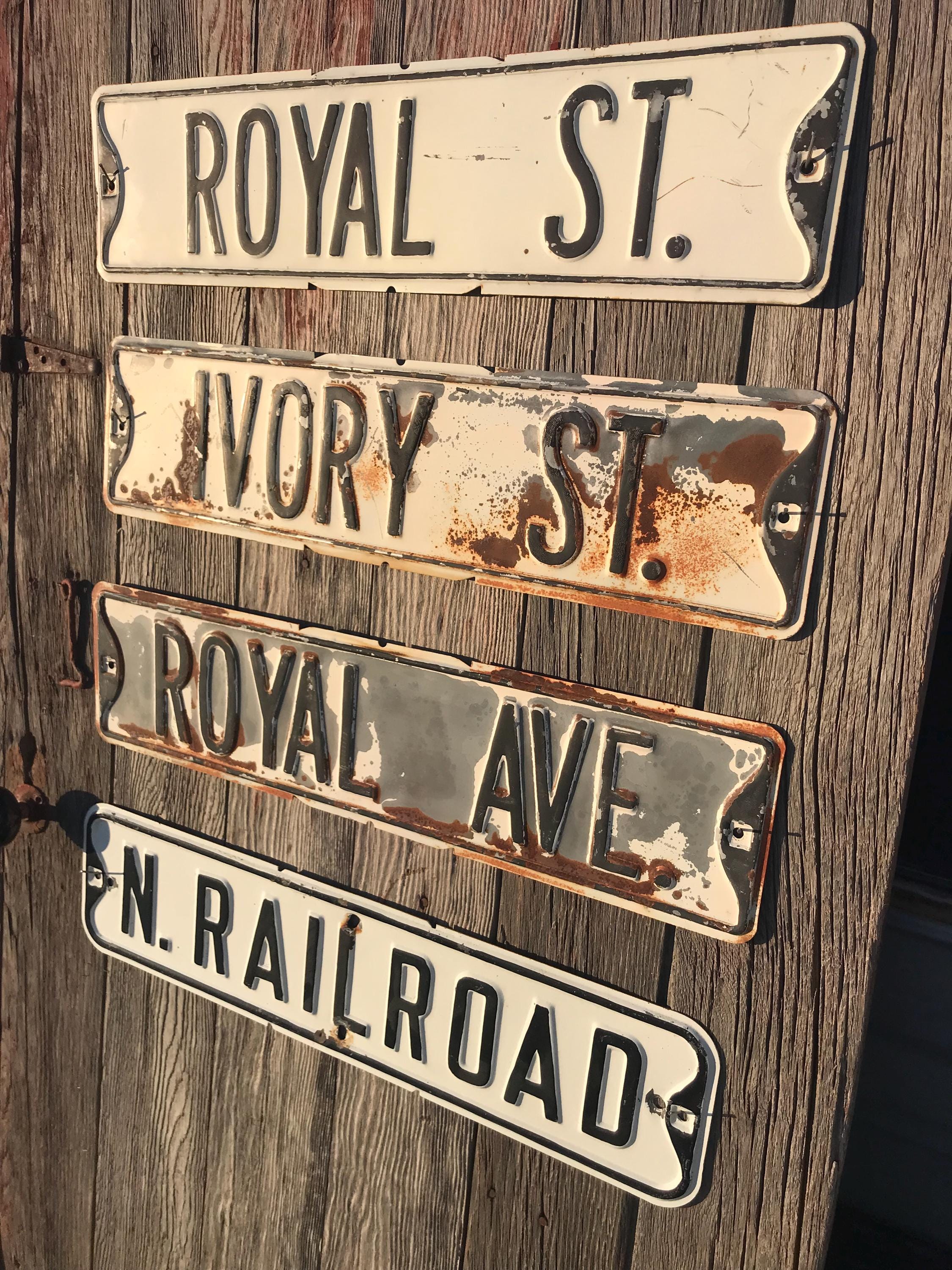 Vintage　Road Sign  特大看板　50s Vintage 1950s Street Sign Raised Lettering Black And White