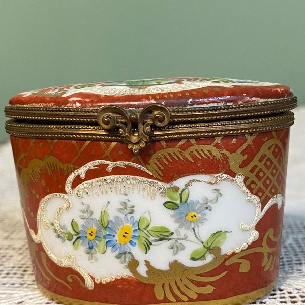 Antique Victorian France Limoges Porcelain BOX Dresser Powder Jewelry painted  Florals enamel flowers Signed