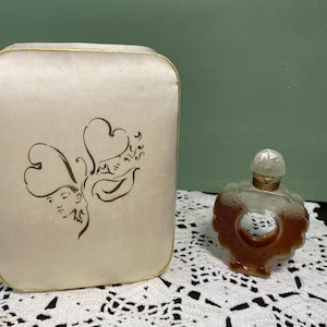 Antique Coeur Joie Satin Box Nina Ricci L&#39;Air du Temps Eau Glass Lalique Bottle perfume Cologne