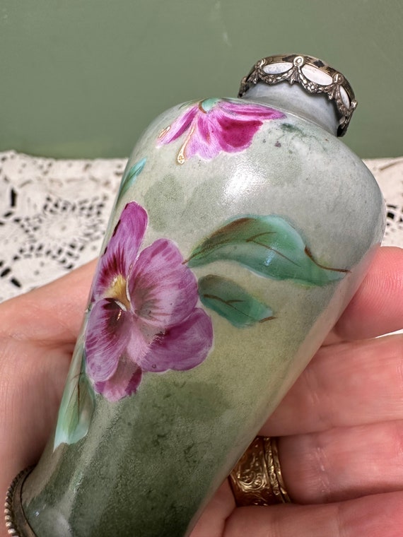 アンティーク 磁器 ポージー 花瓶 シルバー 800 紫 磁器 花柄 繊細