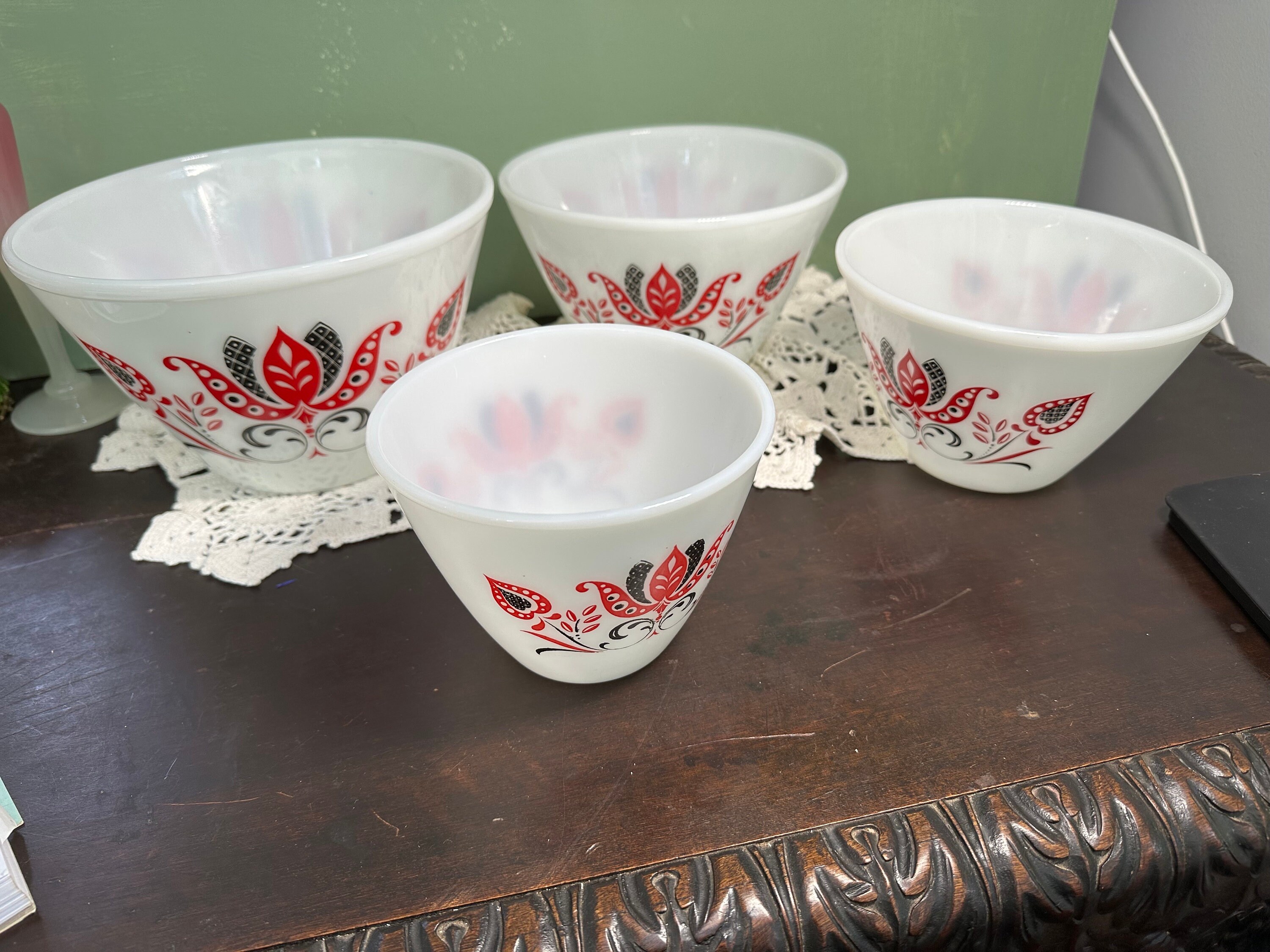 Vintage Modern TULIP Fire King Fire-king Anchor Hocking Ware