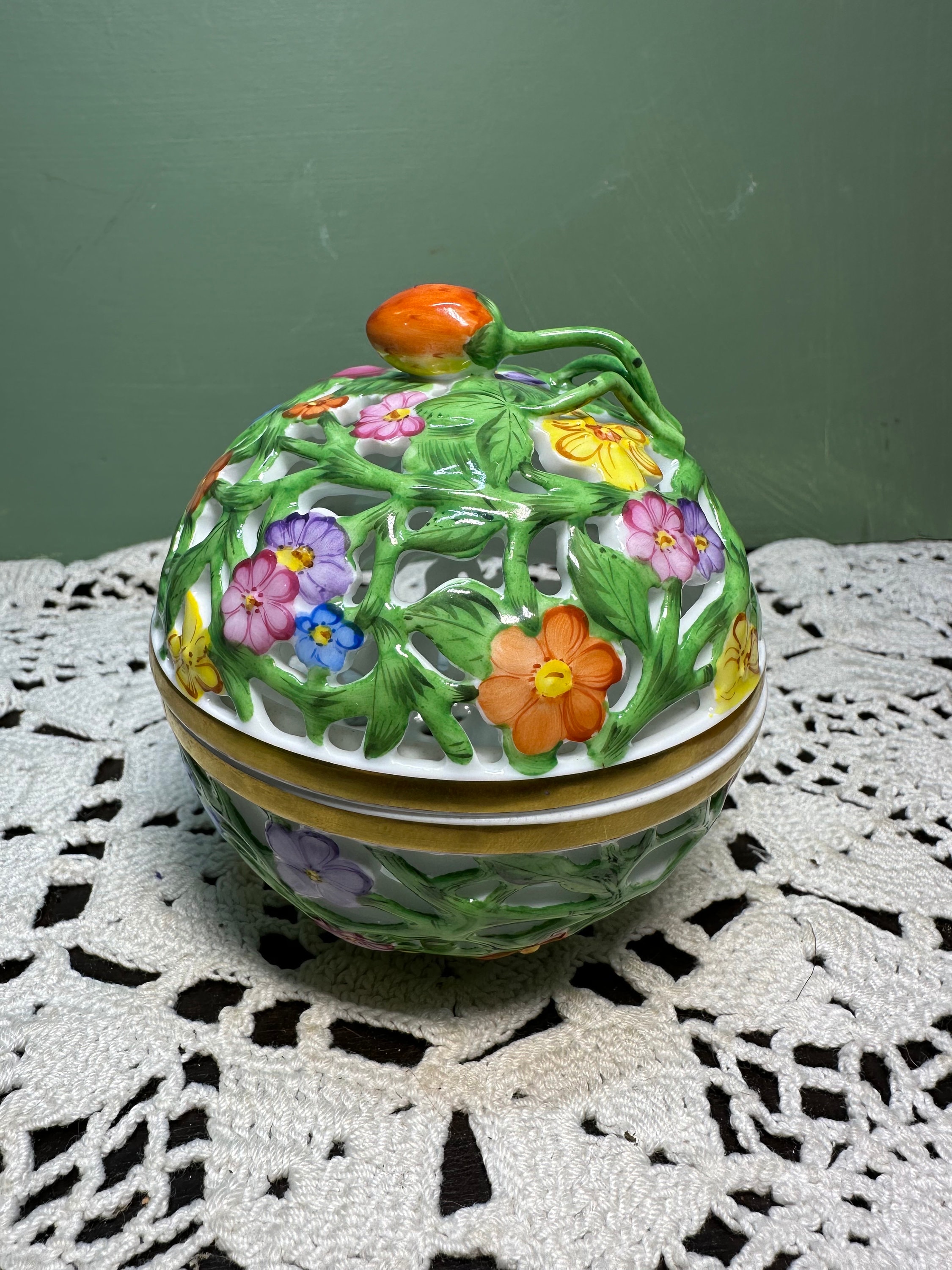 HEREND HVGARY 果物皿 Herend DISH Hungary Lattice Openwork Potpourri Bonbonniere