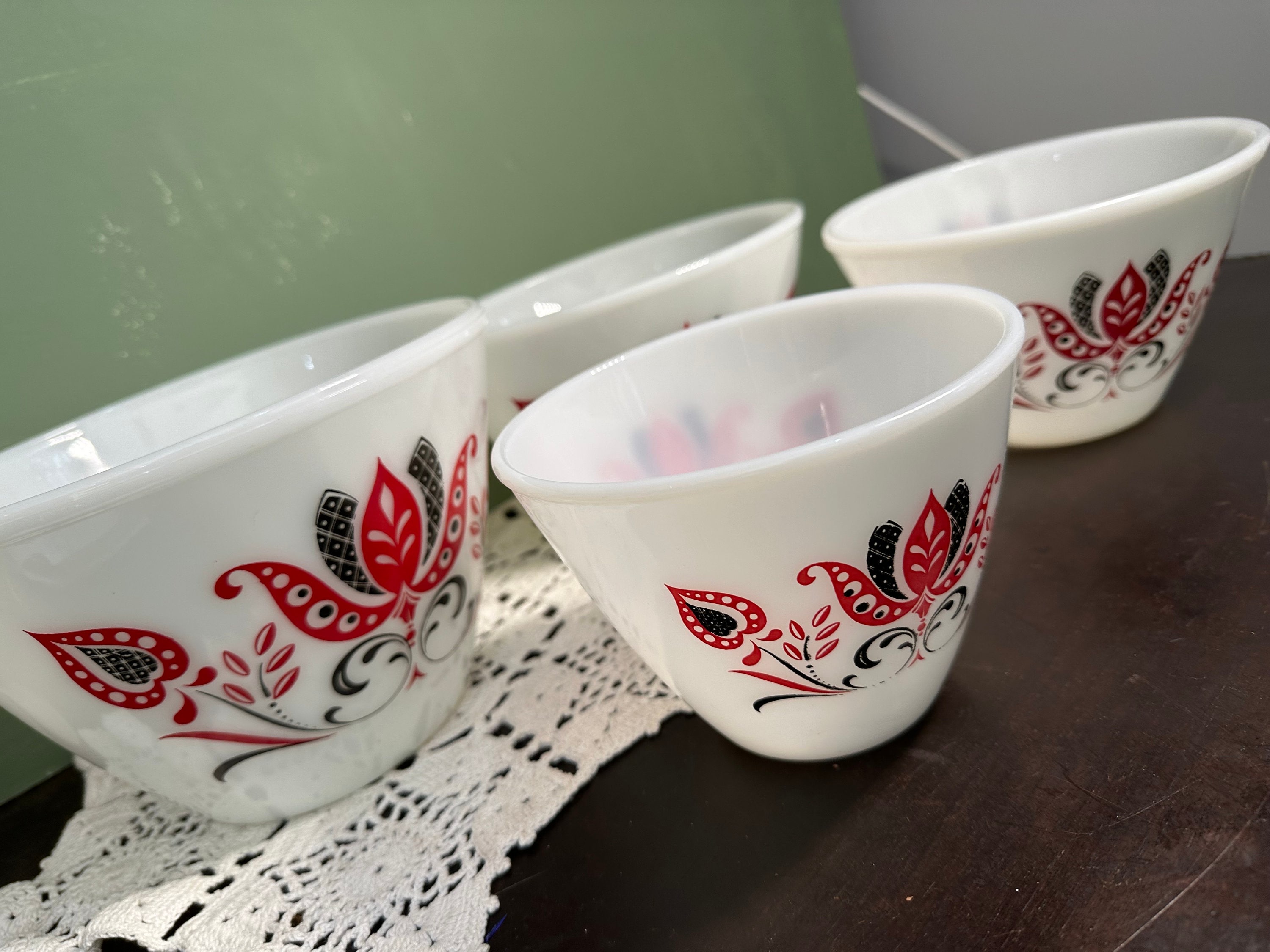 ヴィンテージFire King リンゴ柄ミキシング ボウルLLホワイト Vintage Modern TULIP Fire King Fire-king Anchor Hocking Ware