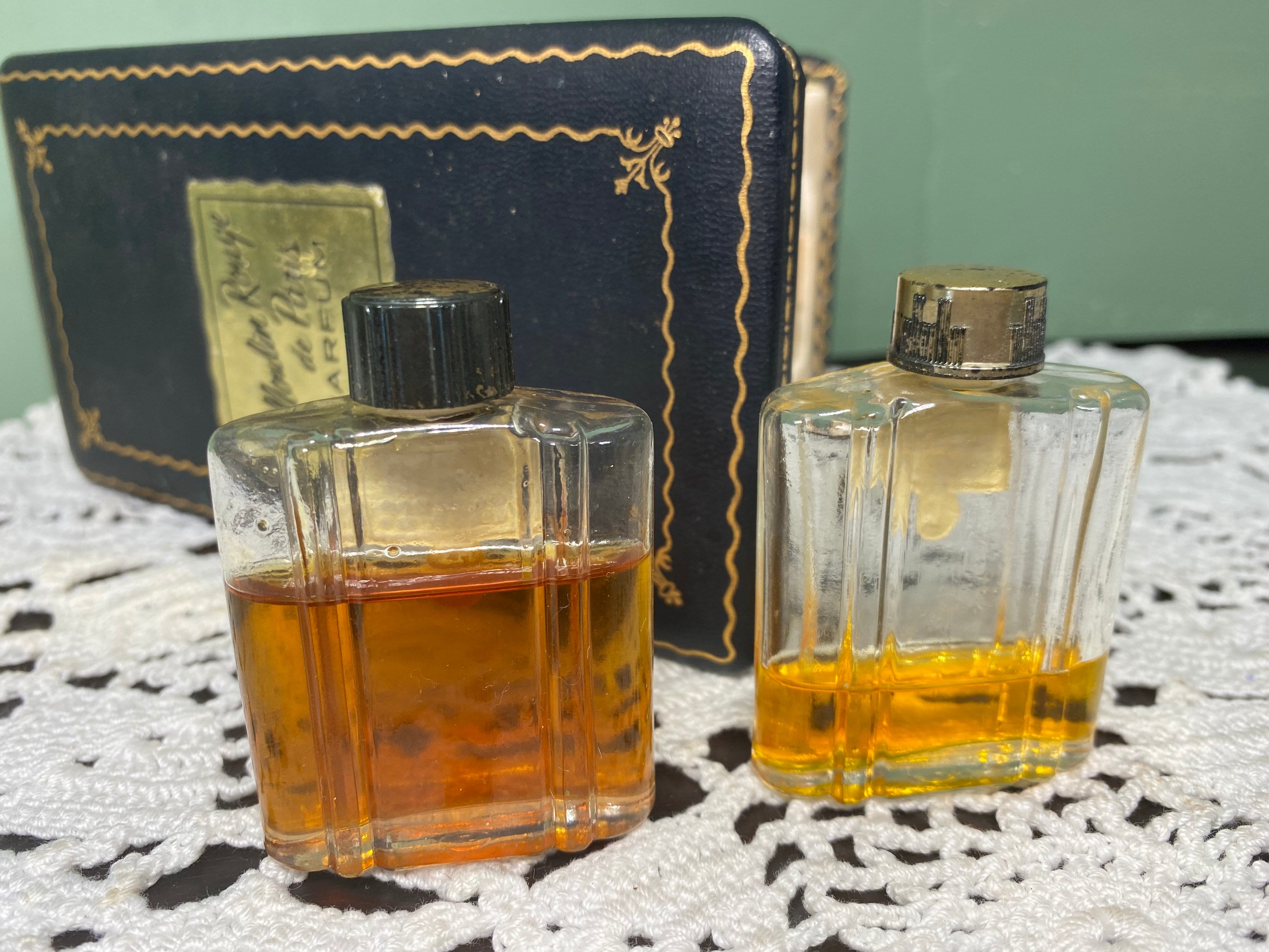 香水古い ヴィンテージ香水 1940 年代 ムーラン ボックス 香水 ヴェーダ