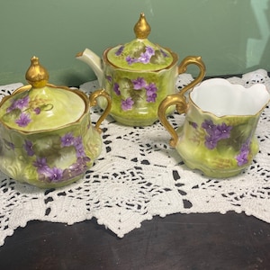 Antyczny Prussia Bavaria Irma POJEDYNCZY zestaw indywidualny DZBANEK z pasującym kremowym mini miniaturowym zestawem dzbanków Gorgeous Violets Porcelana