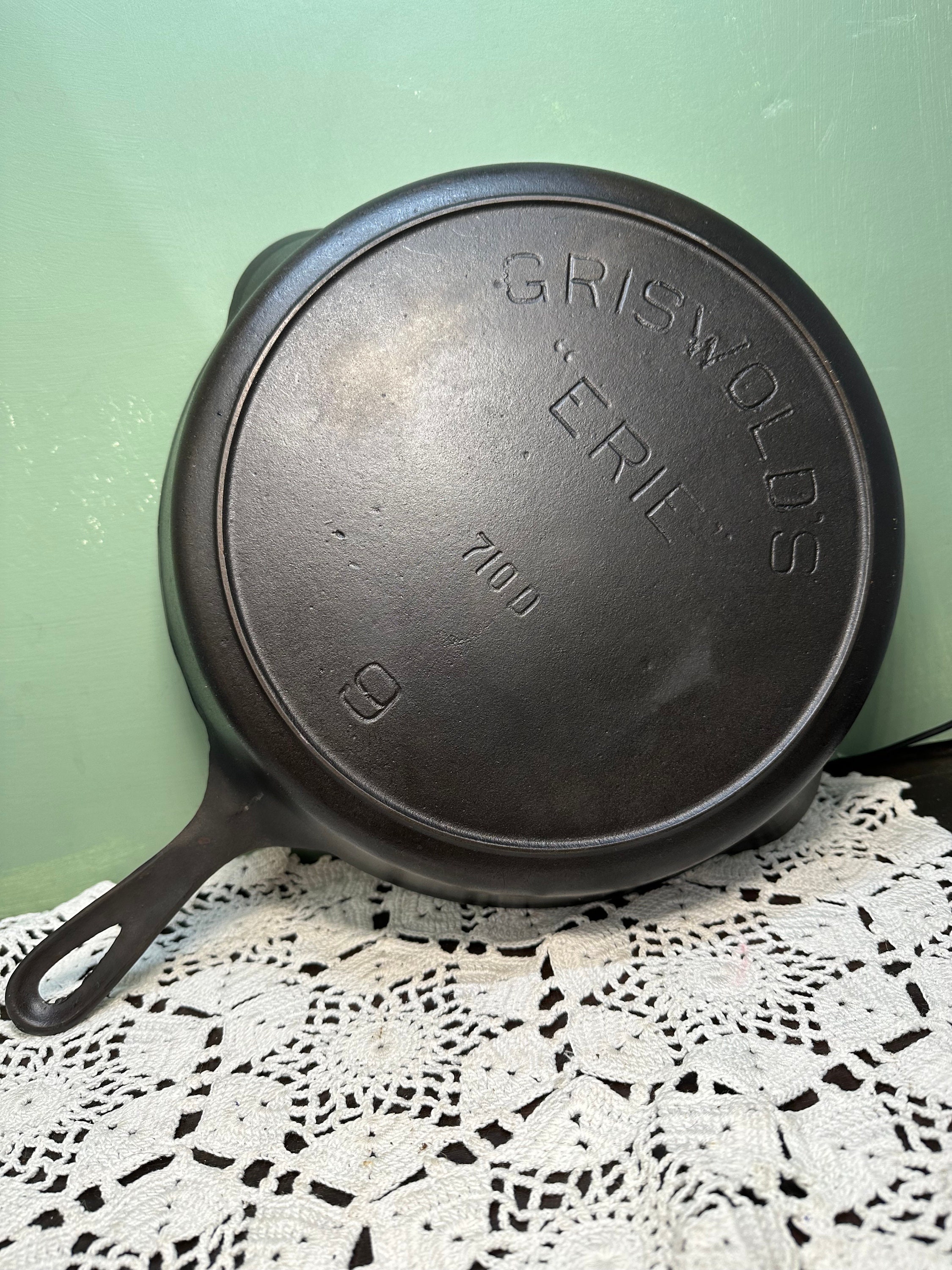 Cast Iron Cookware H No 9 Skillet #16