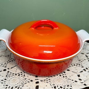 Antique 2 quart Large  POT Covered DUTCH Oven Descoware cast iron orange red Pan Pot Kitchen enamel Cast Iron NICE Condition