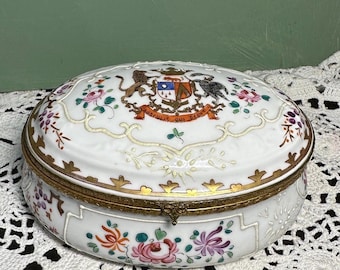 Samson PORCELAIN BOX France Limoges Abstulit qui dedit Dresser Powder Jewelry painted  Florals enamel flowers Signed Antique